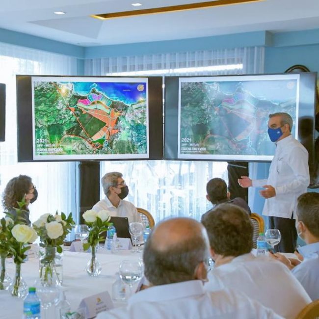 Abinader y Collado se reúnen con equipos de urbanismo para tratar proyectos para recuperar turismo dominicano
