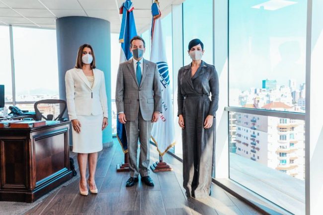 MICM juramente a Gianna Franjul como consejera de ProCompetencia