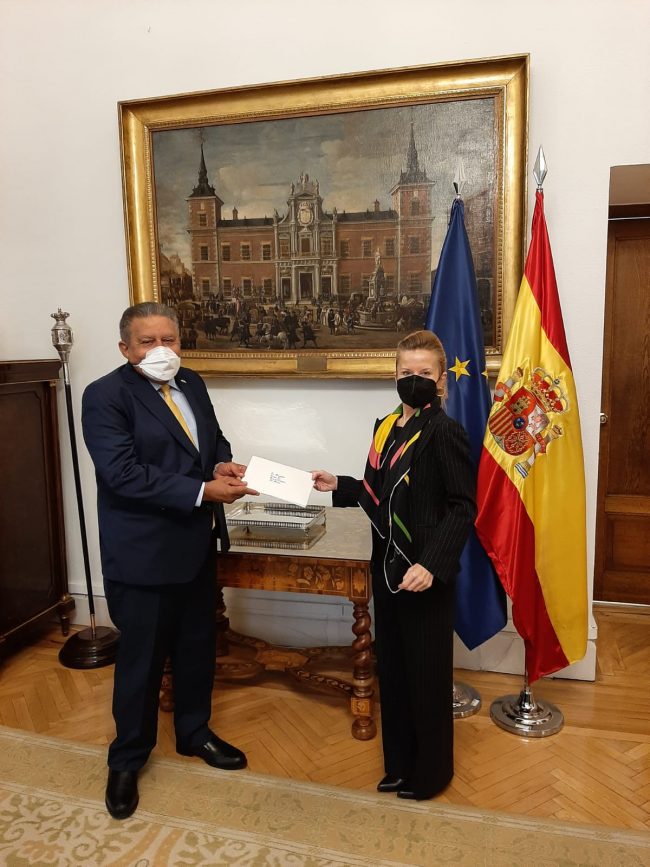 Embajador dominicano en España entregó las copias de sus Cartas Credenciales