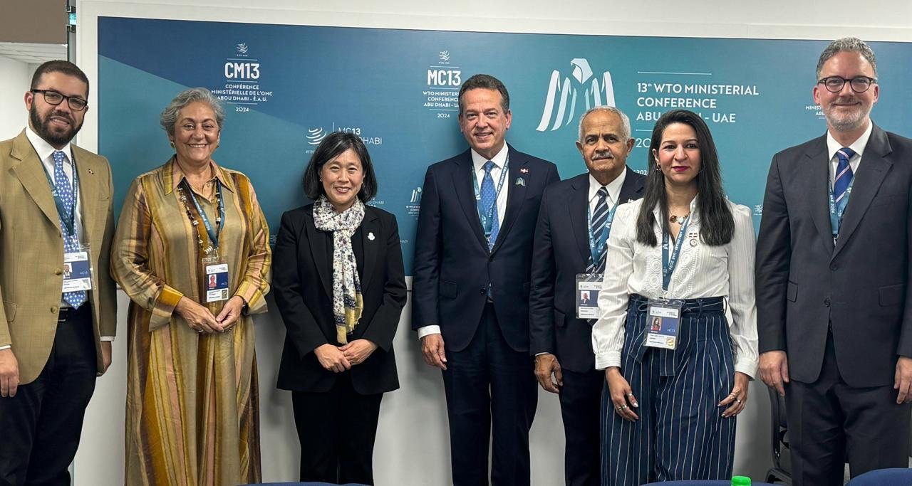 Ito Bisonó avanza en la promoción de relaciones comerciales con Emiratos Árabes Unidos