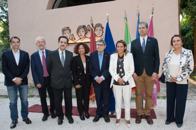 Italia: Develan obra “Las Mirabal iluminadas”, en el Jardín Botánico de Roma