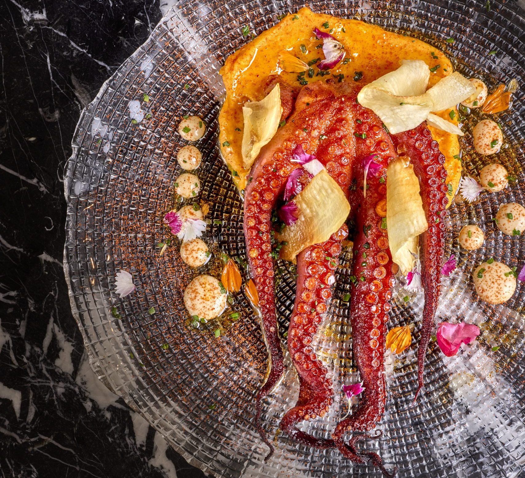 Pulpo braseado, con una textura suave y exquisita