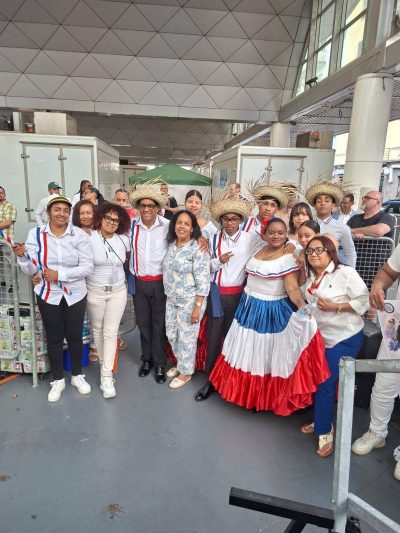 ADOSP y comerciantes dominicanos rinden homenaje a las madres con gran rifa