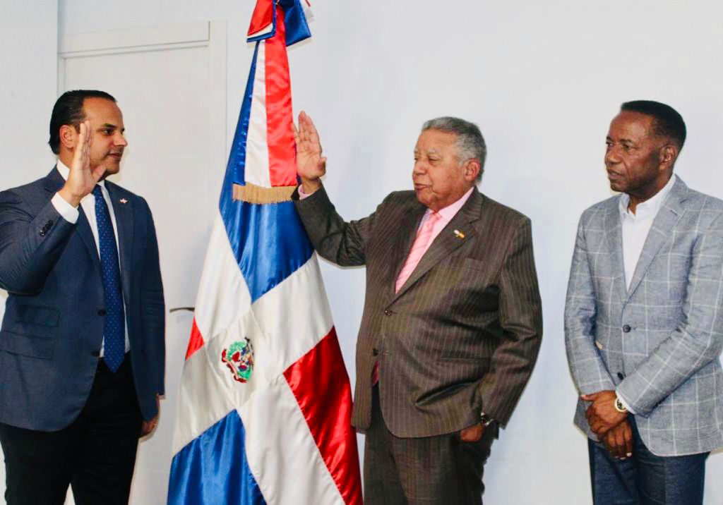 Miguel Ángel Vásquez Peña toma posesión como cónsul dominicano en Madrid