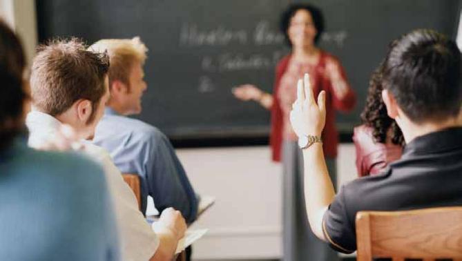 España: Los extranjeros que se matriculen en curso Formación Profesional obtendrán permiso residencia temporal