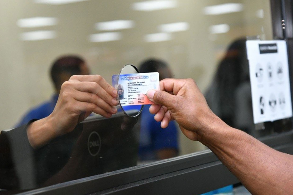 Homologadas licencias de conducir entre RD y EEUU