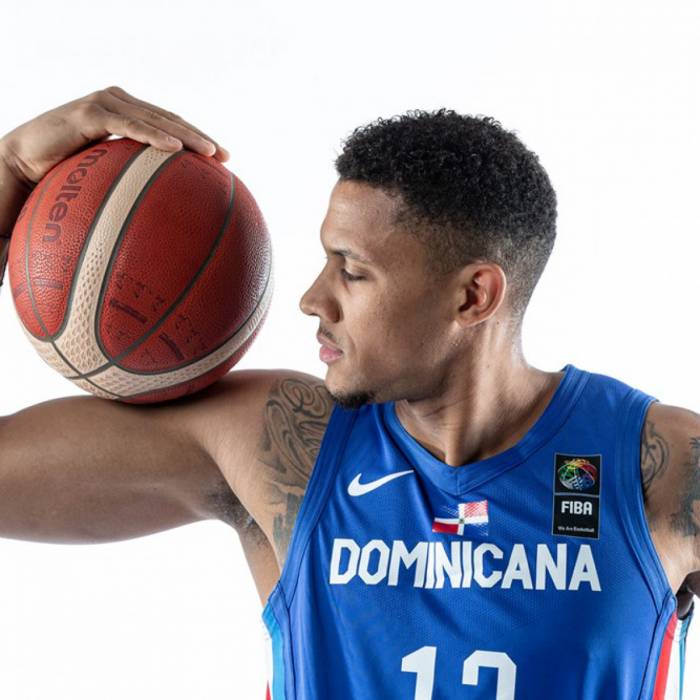 Dominicano Ángel Núñez se une equipo baloncesto español Covirán Granada