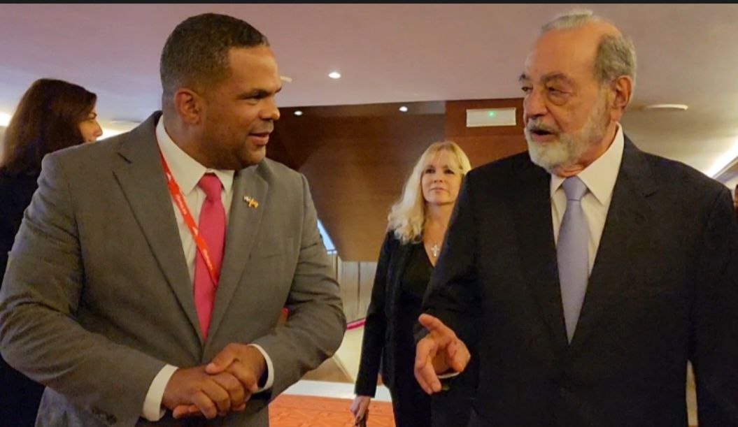 Moisés González entrevista a Carlos Slim en Madrid: “RD es un país bueno, no solo para béisbol•