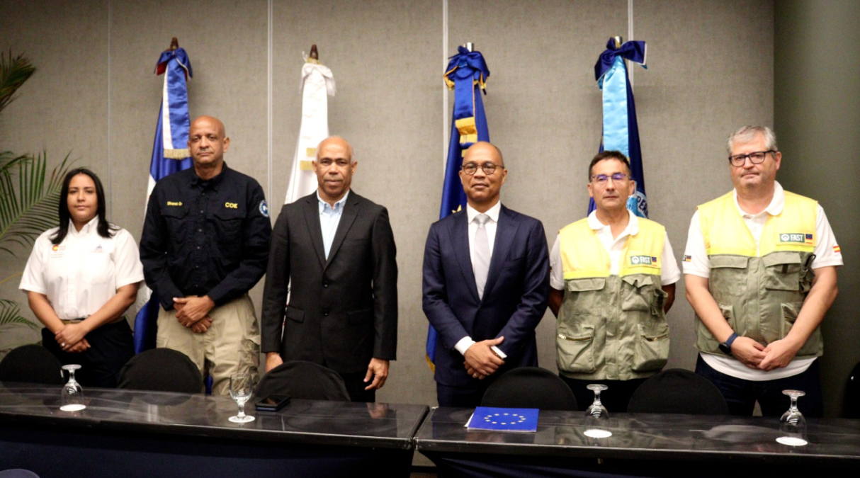 Bomberos españoles fortalecen capacidades contra incendios forestales en República Dominicana