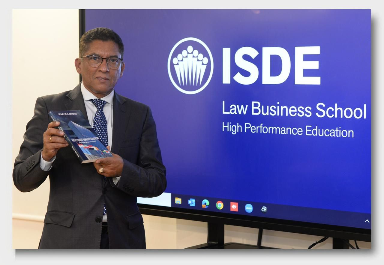 Marcos Cross pone en circulación en Madrid libro sobre derecho consular