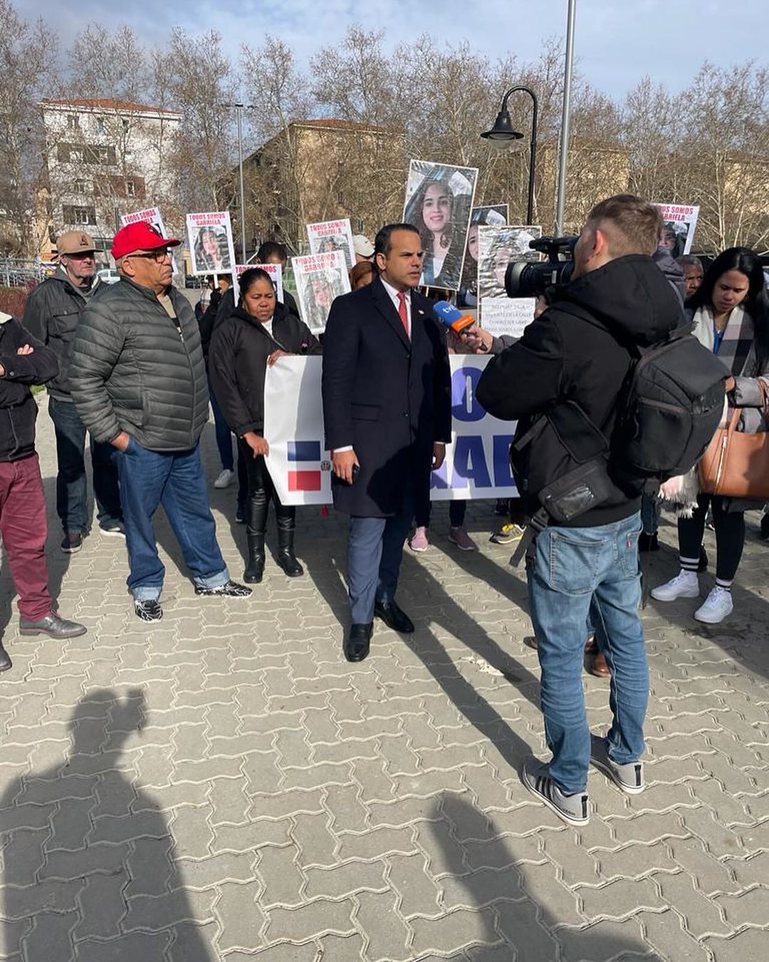 Consulado de RD en Madrid y comunidad dominicana en Pamplona se mantienen firme en búsqueda de Rosa Gabriela Consulado de RD en Madrid y comunidad dominicana en Pamplona se mantienen firme en búsqueda de Rosa Gabriela