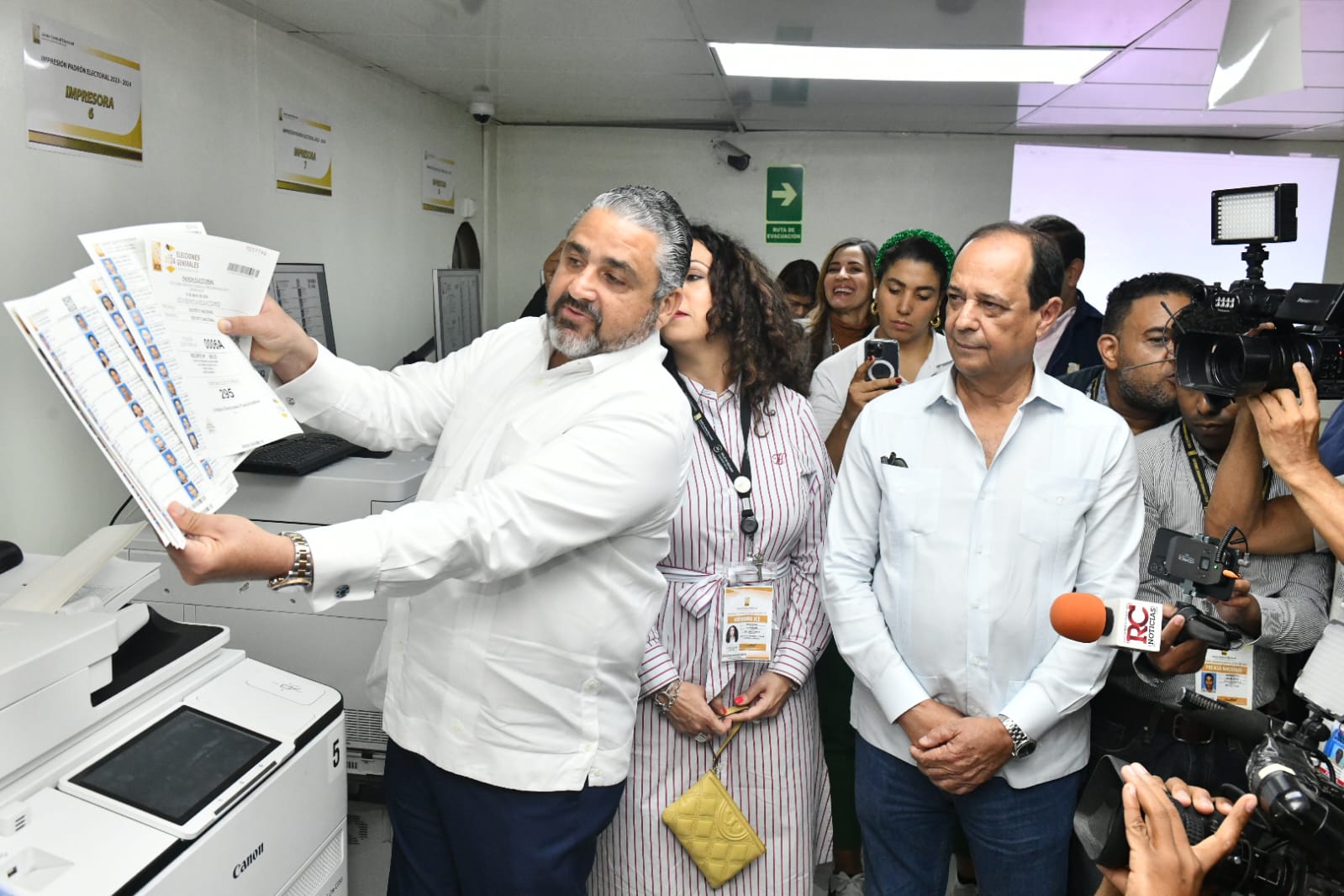 JCE avanza preparativos elecciones; valijas del exterior serán enviadas 28 de abril