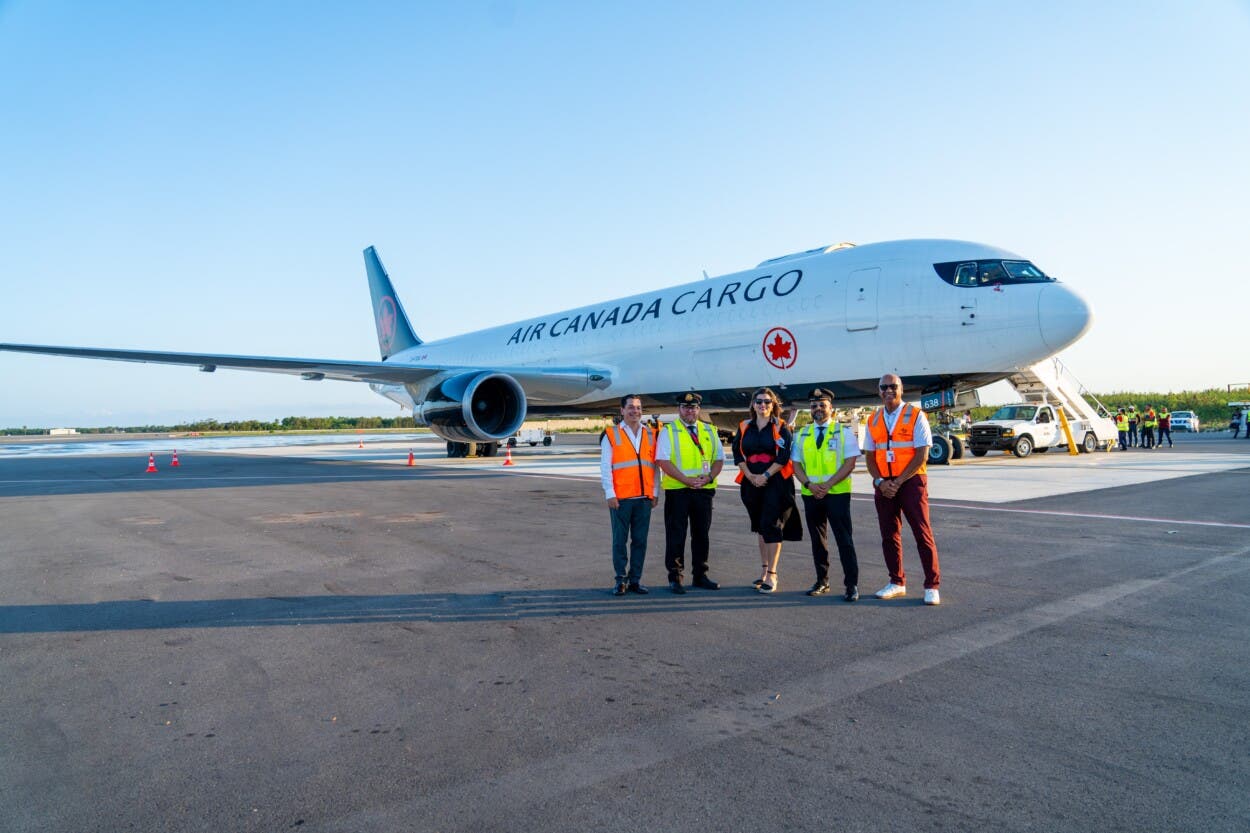 Llega el primer vuelo carguero a Punta Cana
