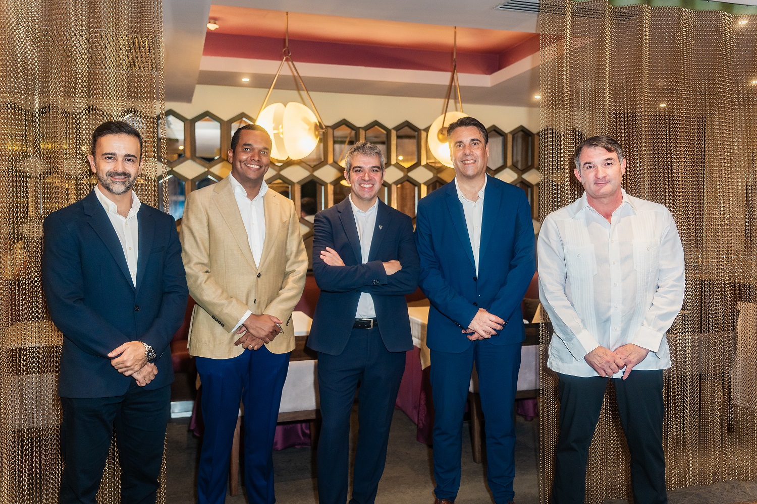 Hotel Catalonia Santo Domingo celebra Gran Cena Maridaje con el Sommelier internacional Ferran Centelles