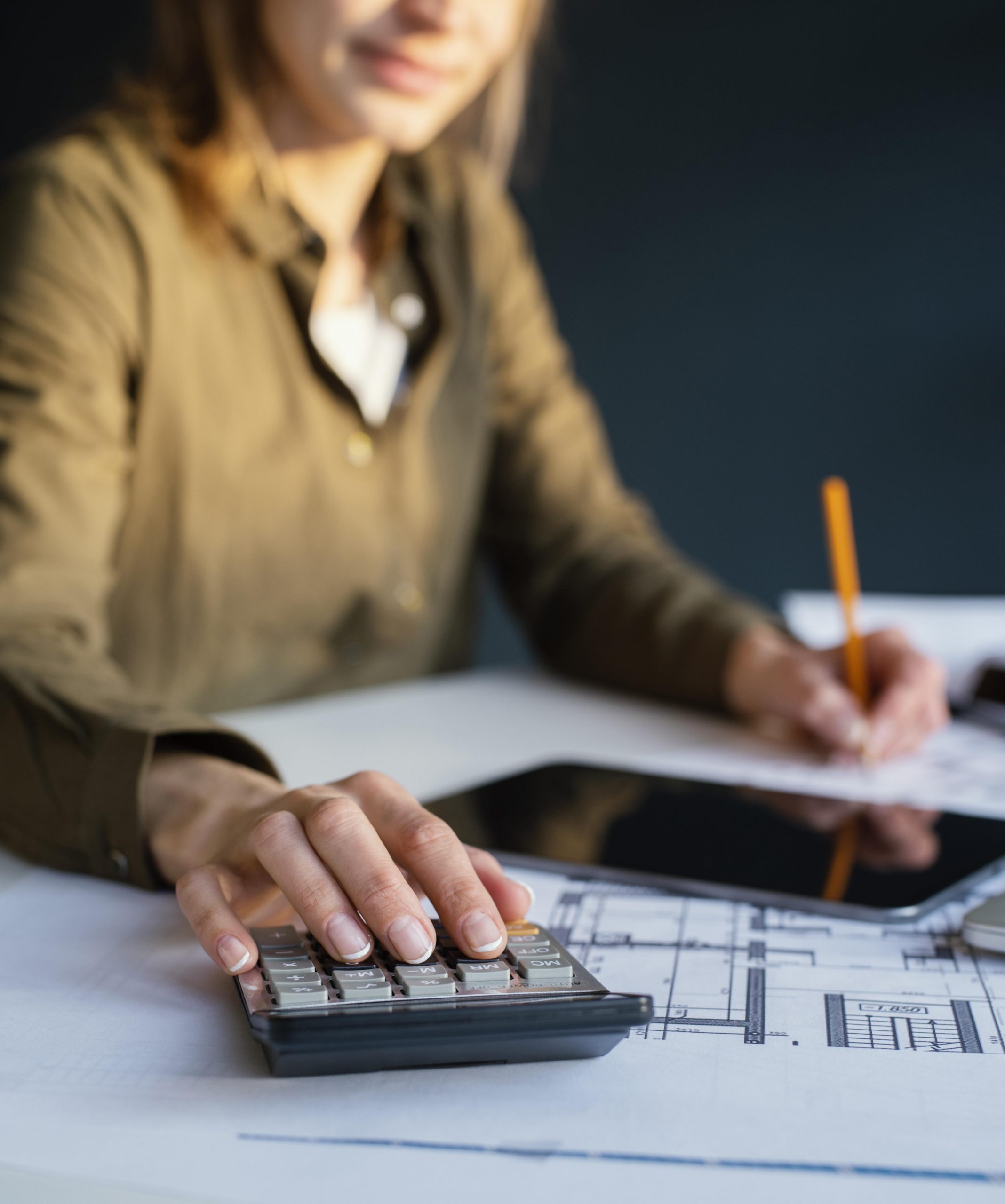 Economistas coinciden en la necesidad de un ajuste tributario en RD con enfoque equilibrado