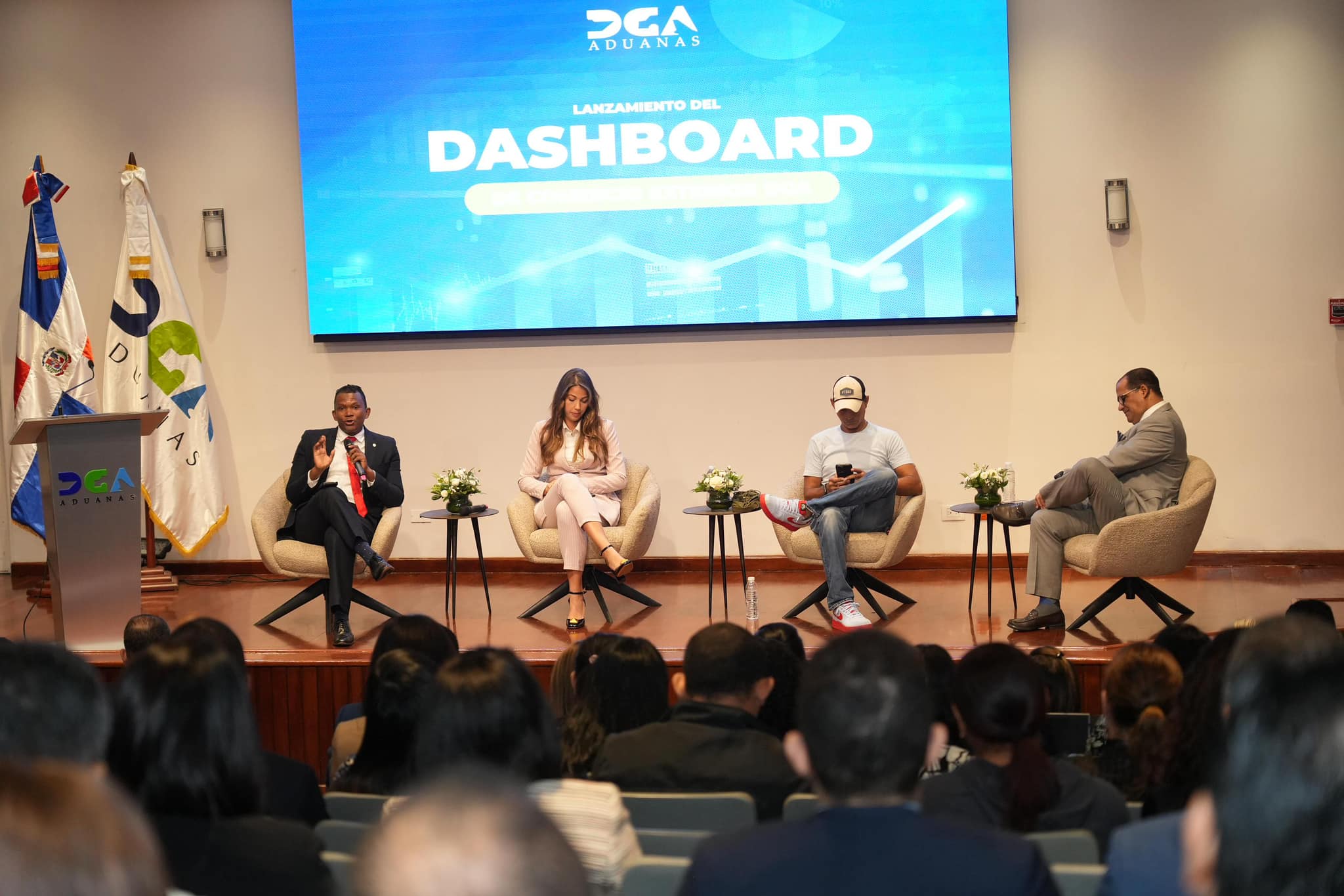 Dirección General de Aduanas presenta un innovador dashboard de datos de comercio Dirección General de Aduanas presenta un innovador dashboard de datos de comercio