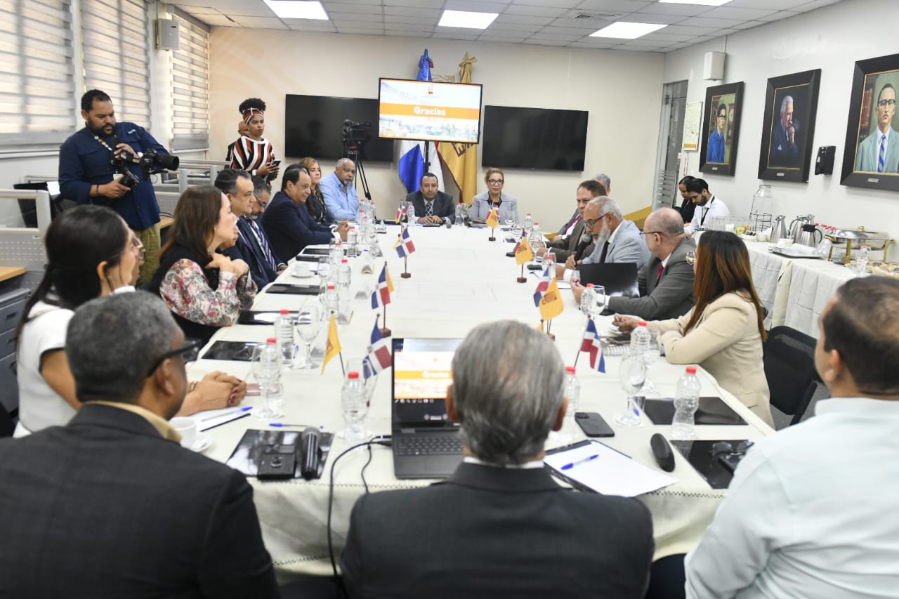 JCE presenta a Sociedad de Diarios proyecto de nueva Cédula de Identidad y Electoral; directores de medios valoran iniciativa JCE presenta a Sociedad de Diarios proyecto de nueva Cédula de Identidad y Electoral; directores de medios valoran iniciativa