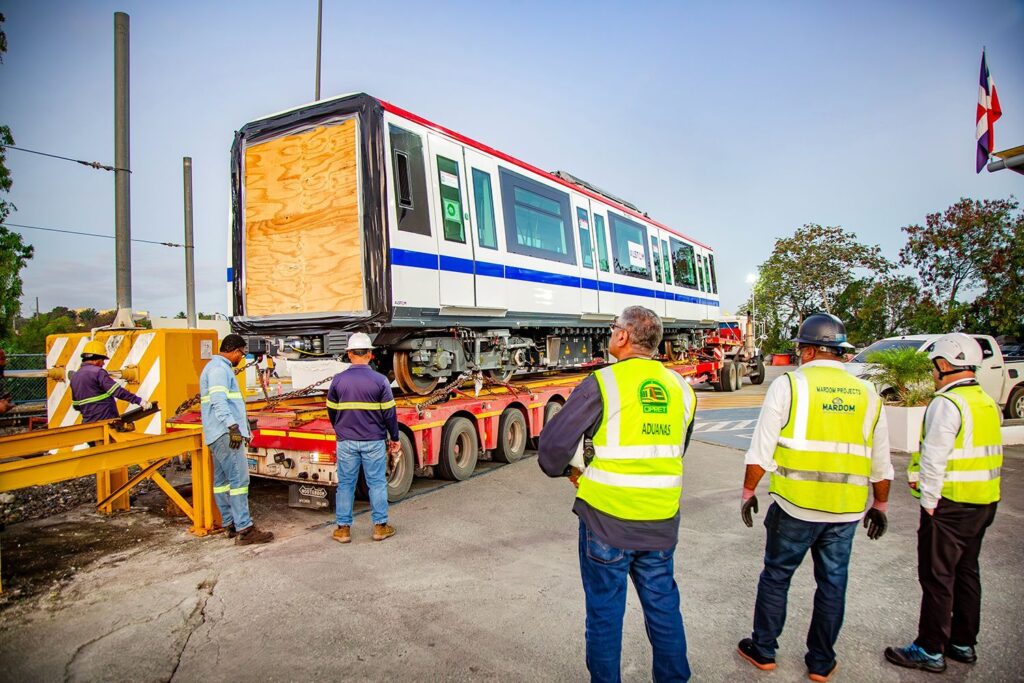 Llegan a RD nuevos vagones para ampliar la capacidad del Metro Llegan a RD nuevos vagones para ampliar la capacidad del Metro