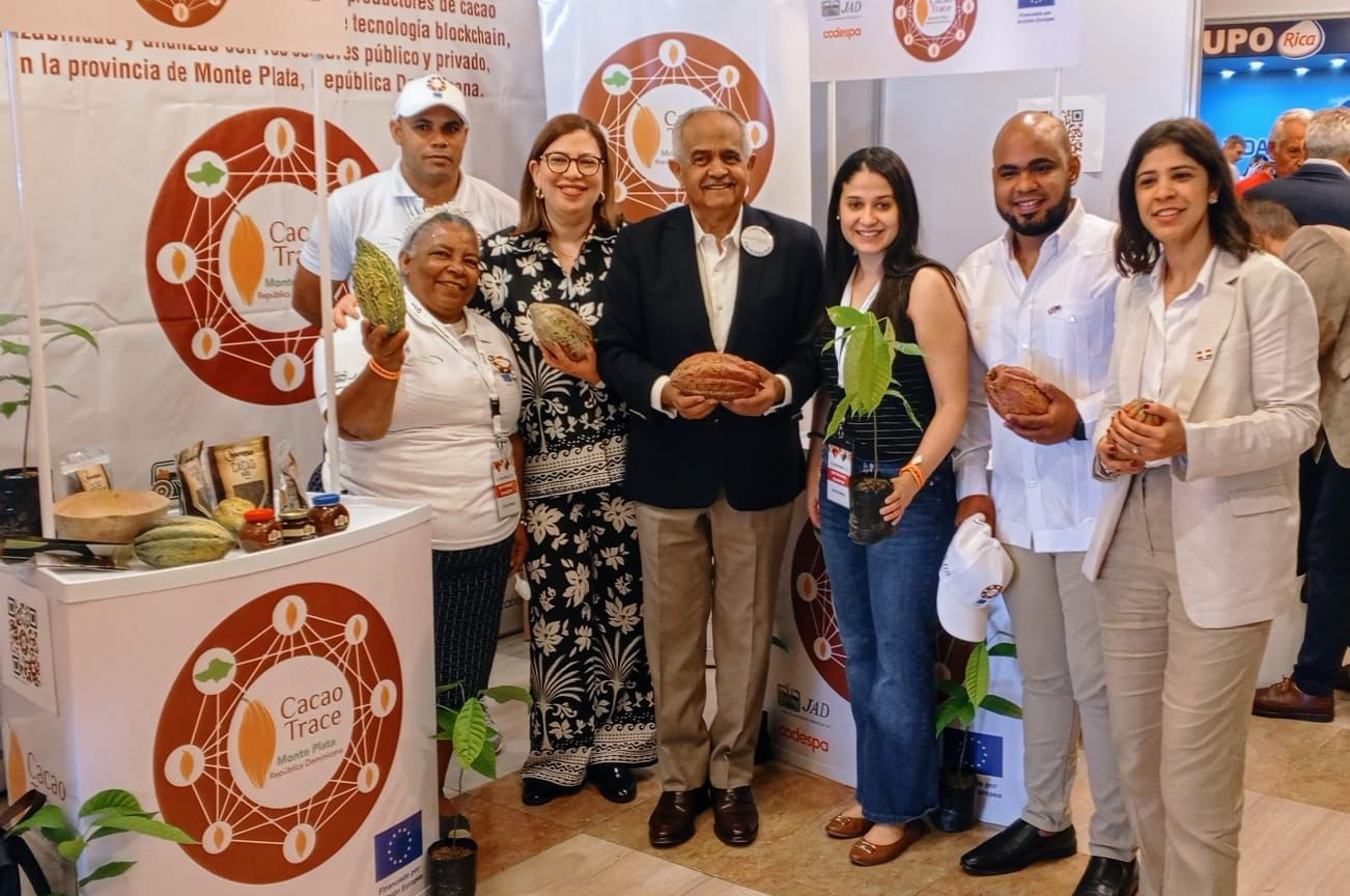 Cacao Trace prepara a cacaoteros RD para cumplir Reglamento Europeo