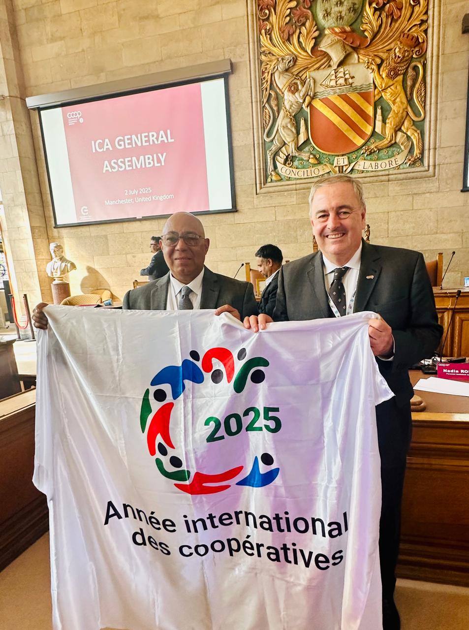 Cooperativa Vega Real participa en histórica Asamblea del Cooperativismo en Manchester