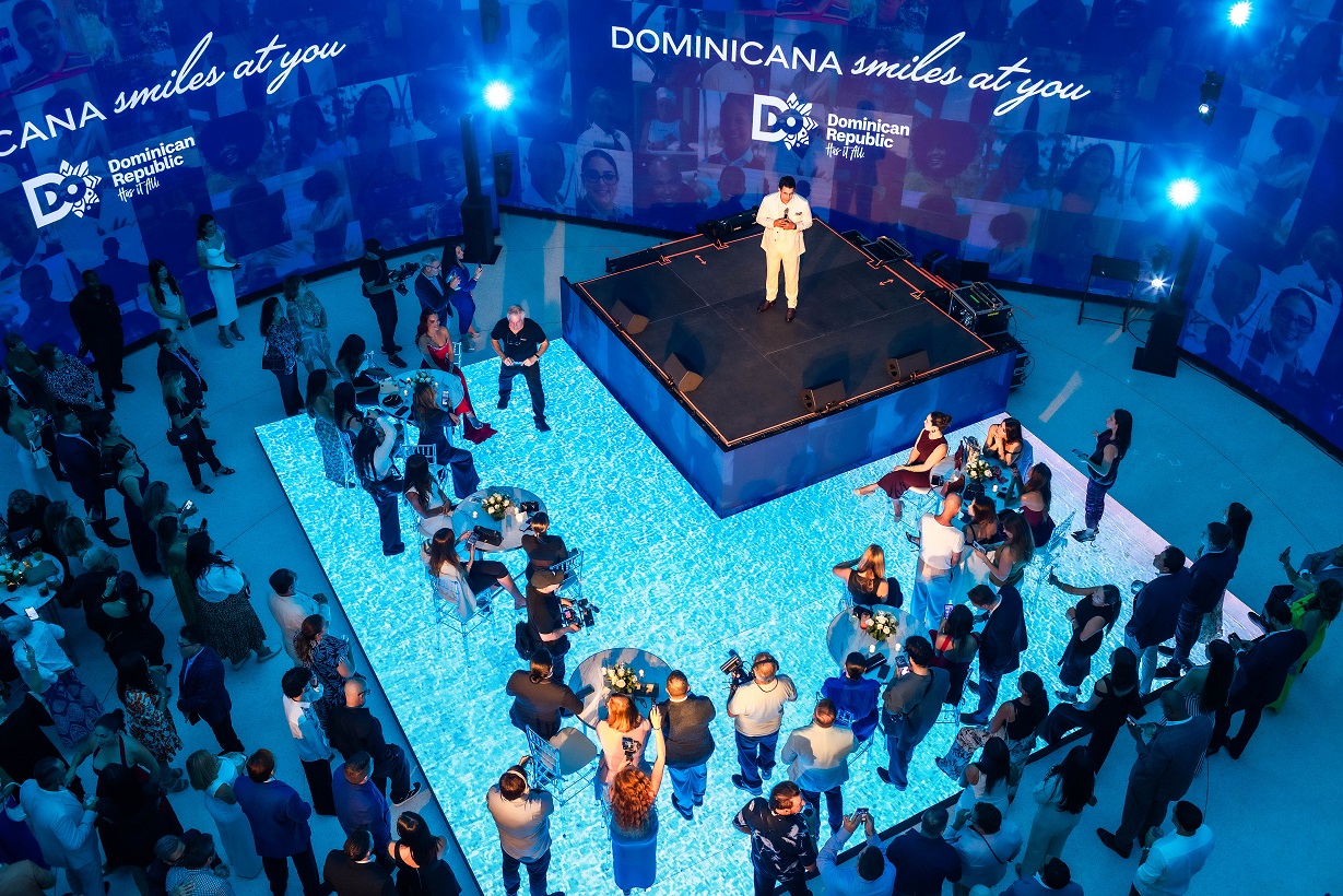 RD lanza campaña turística «Dominicana Te Sonríe»