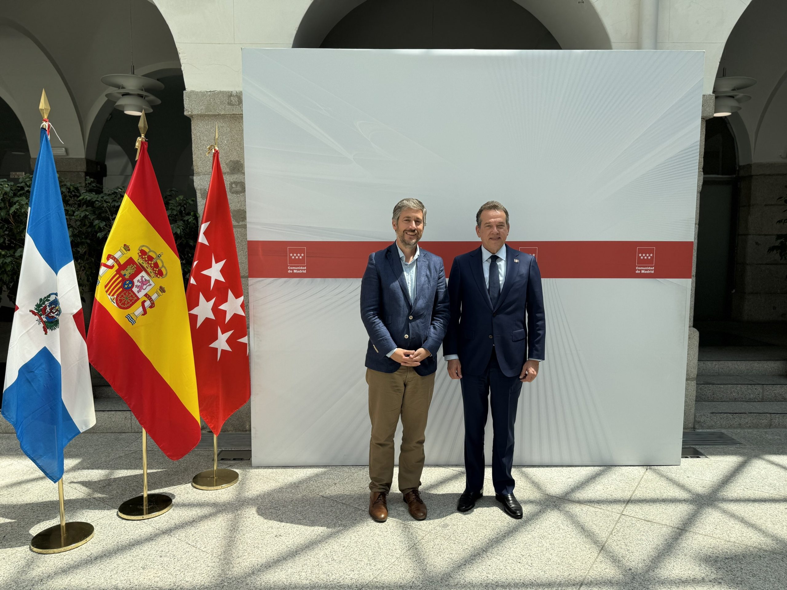 Ministro Ito Bisonó y consejero de la Comunidad de Madrid, Miguel Ángel García, impulsan relaciones bilaterales