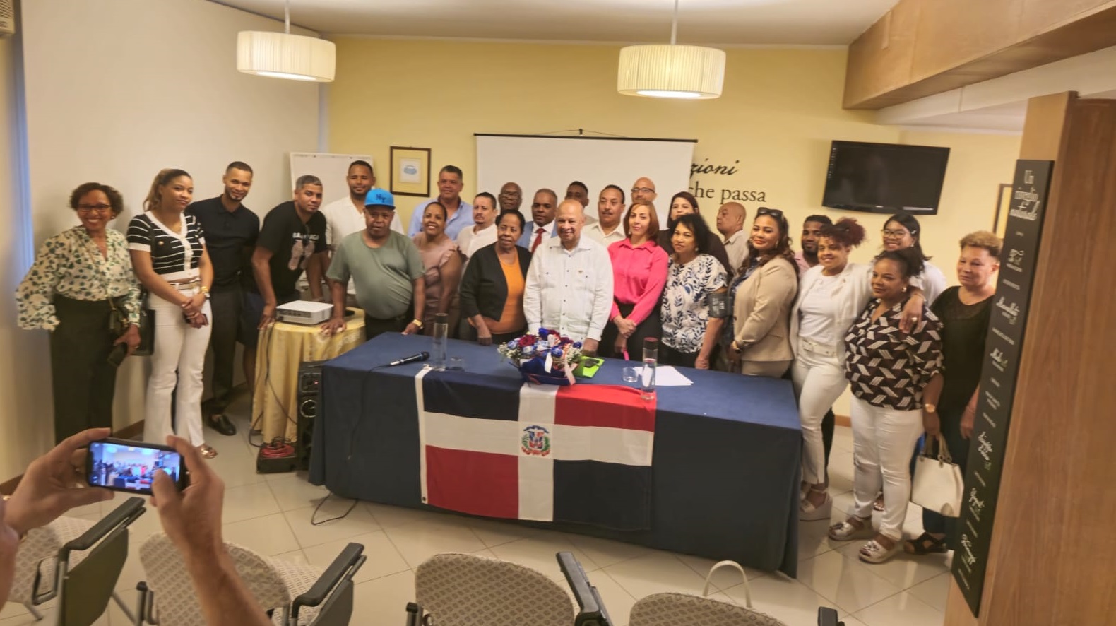 Italia: Embajador Rafael Lantigua fortalece lazos con comunidad en La Spezia Italia: Embajador Rafael Lantigua fortalece lazos con comunidad en La Spezia