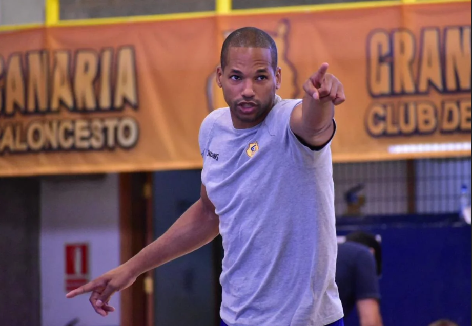 Eulis Báez asciende como entrenador ayudante del Dreamland Gran Canaria tras exitosa carrera como jugador