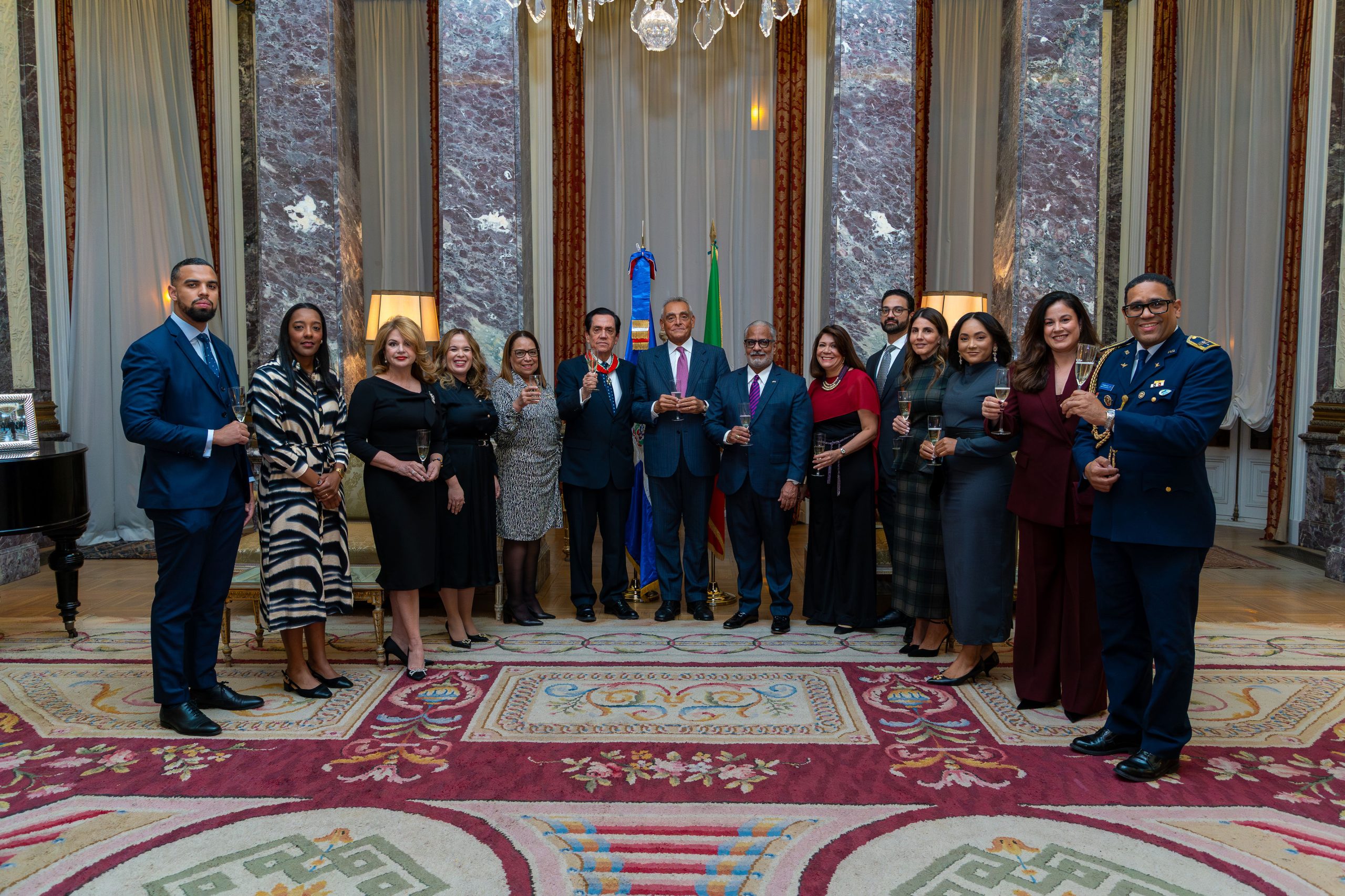 Embajador Tony Raful recibe la condecoración de la Orden de la Estrella de Italia