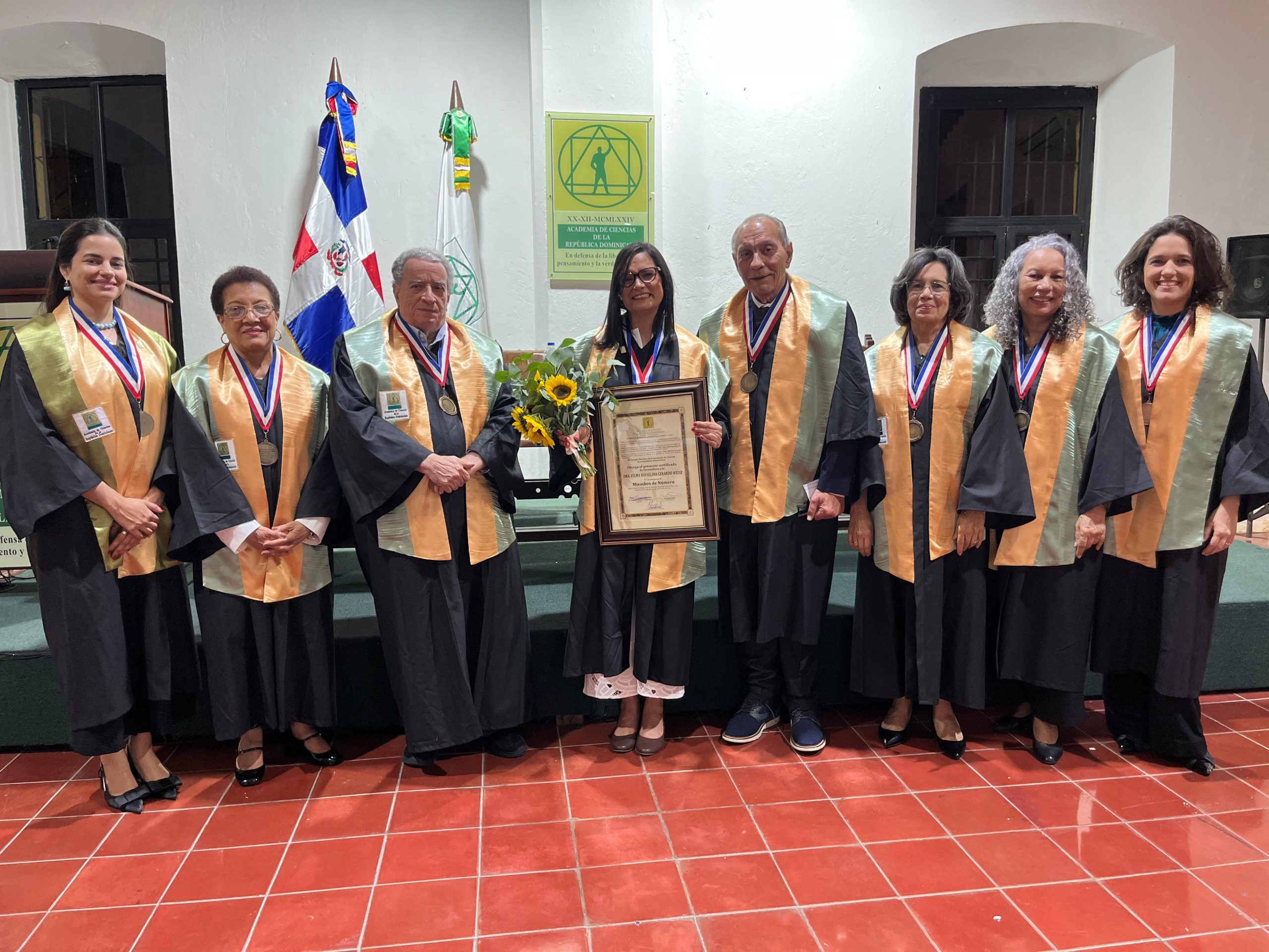 Dra. Vilma R. Gerardo Weisz ingresa a la Academia de Ciencias como Miembro de Número