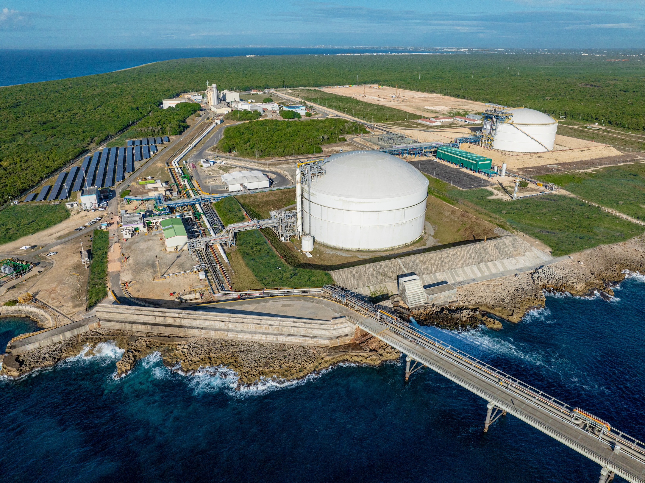 AES Dominicana encabeza reputación en el sector energía según Merco 