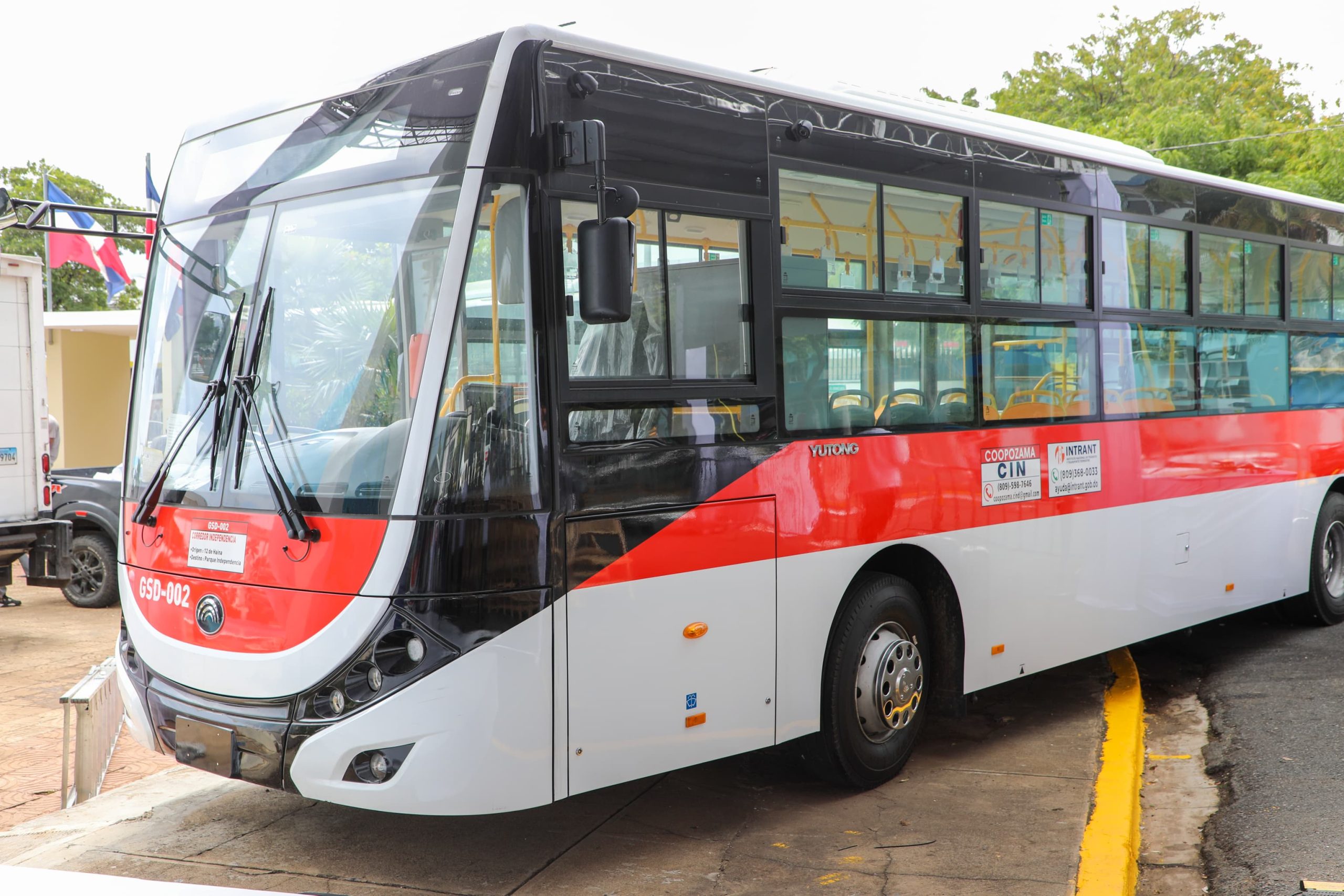 Gobierno pone en funcionamiento el nuevo corredor de autobuses Independencia