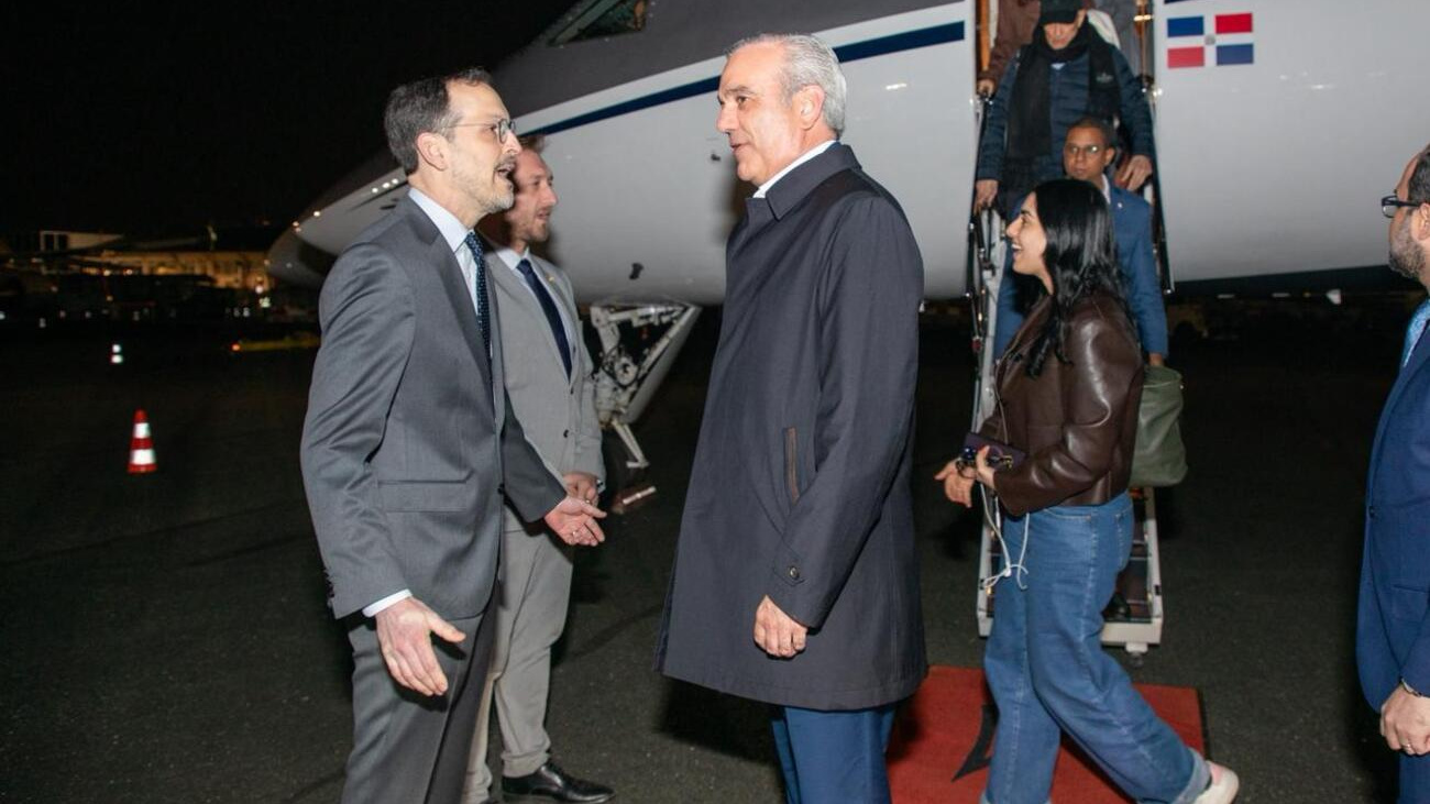 Presidente Abinader llega a París donde se reunirá con su homólogo Emmanuel Macron y participará en Foro Global Anticorrupción e Integridad Presidente Abinader llega a París donde se reunirá con su homólogo Emmanuel Macron y participará en Foro Global Anticorrupción e Integridad