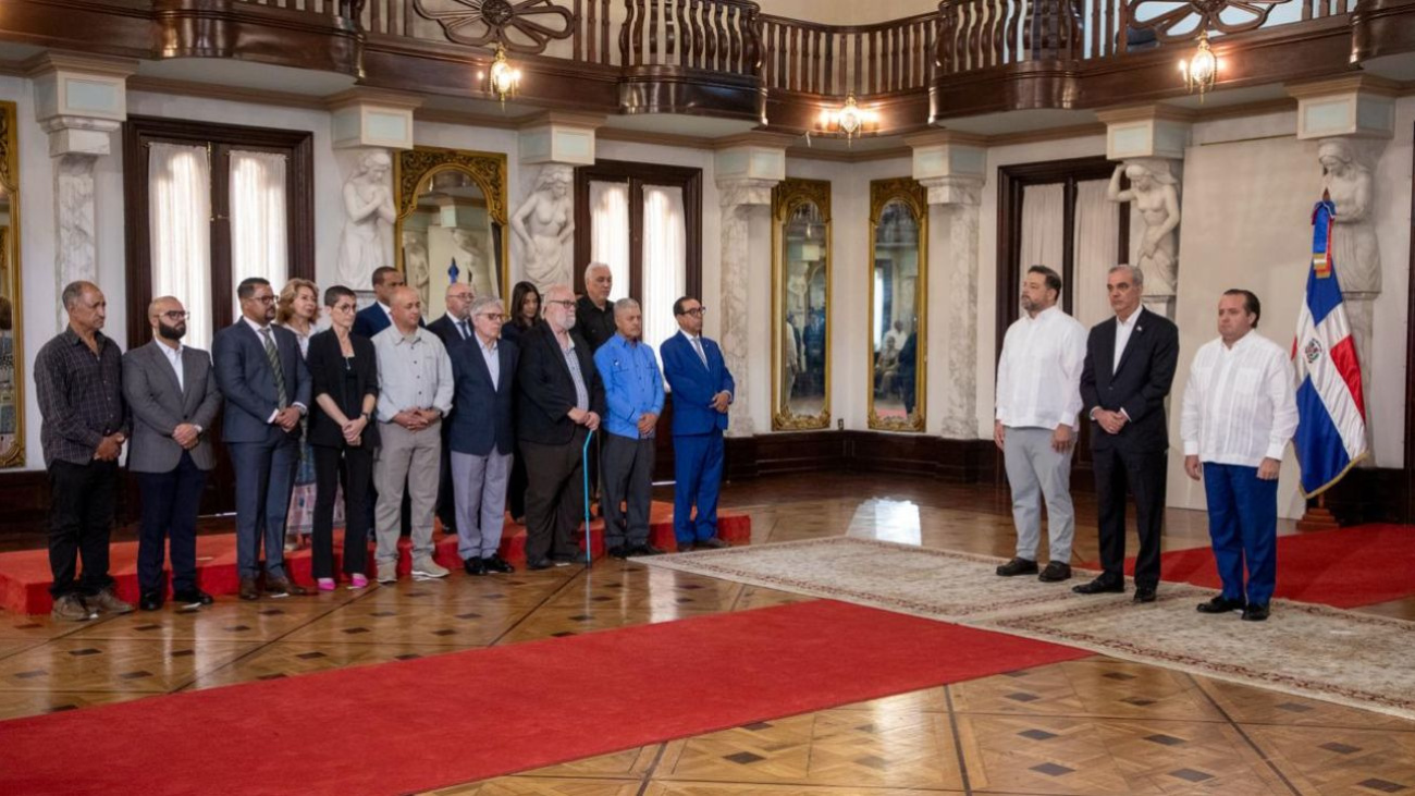 Presidente Abinader juramenta comité gestor del Observatorio Ambiental