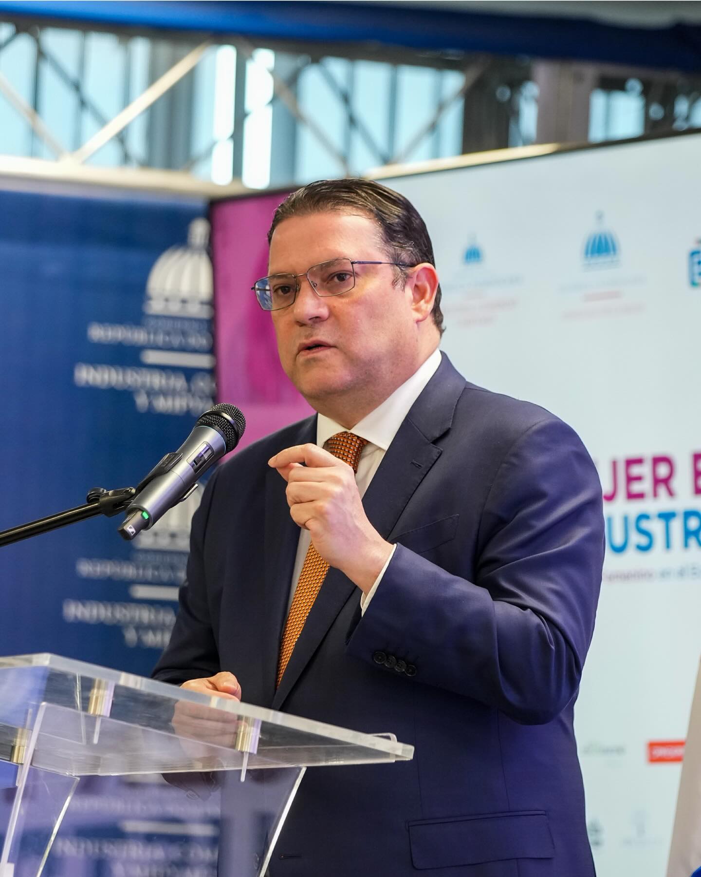 RD crea fondo ángel público-privado para empresas lideradas por mujeres