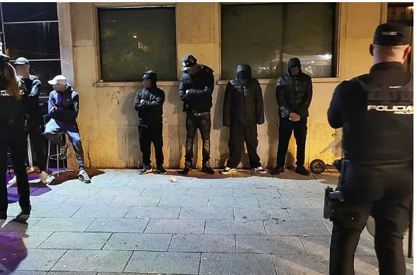 Violencia de bandas afecta a jóvenes dominicanos en España en marzo: un muerto y tres heridos graves