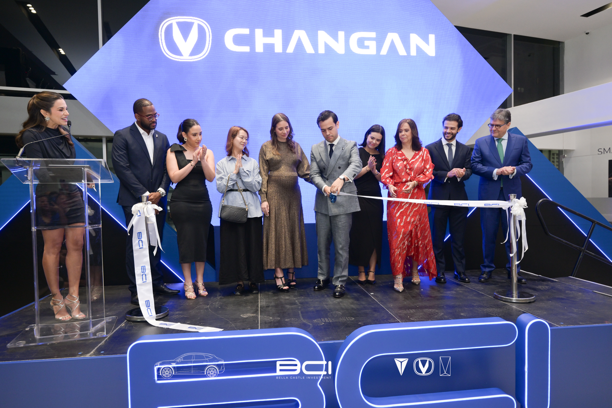 Bella Castle Investment inaugura su nuevo showroom principal en Santo Domingo y marca un hito en la movilidad del país Bella Castle Investment inaugura su nuevo showroom principal en Santo Domingo y marca un hito en la movilidad del país
