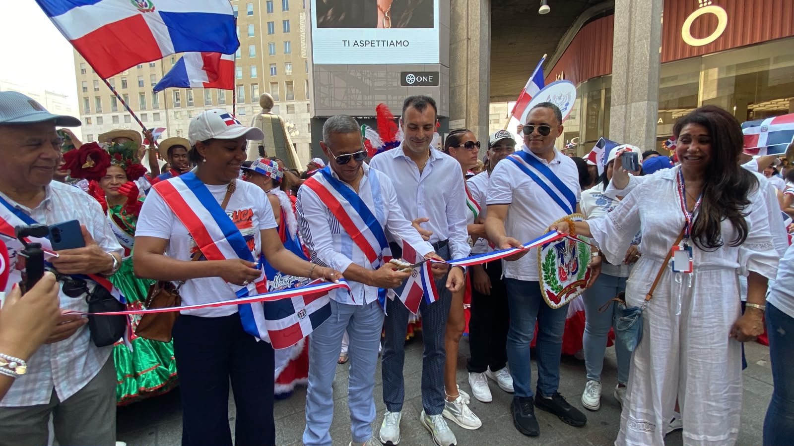 Milano vibra con la Parada Dominicana en Italia 2026: orgullo, música y dominicanidad