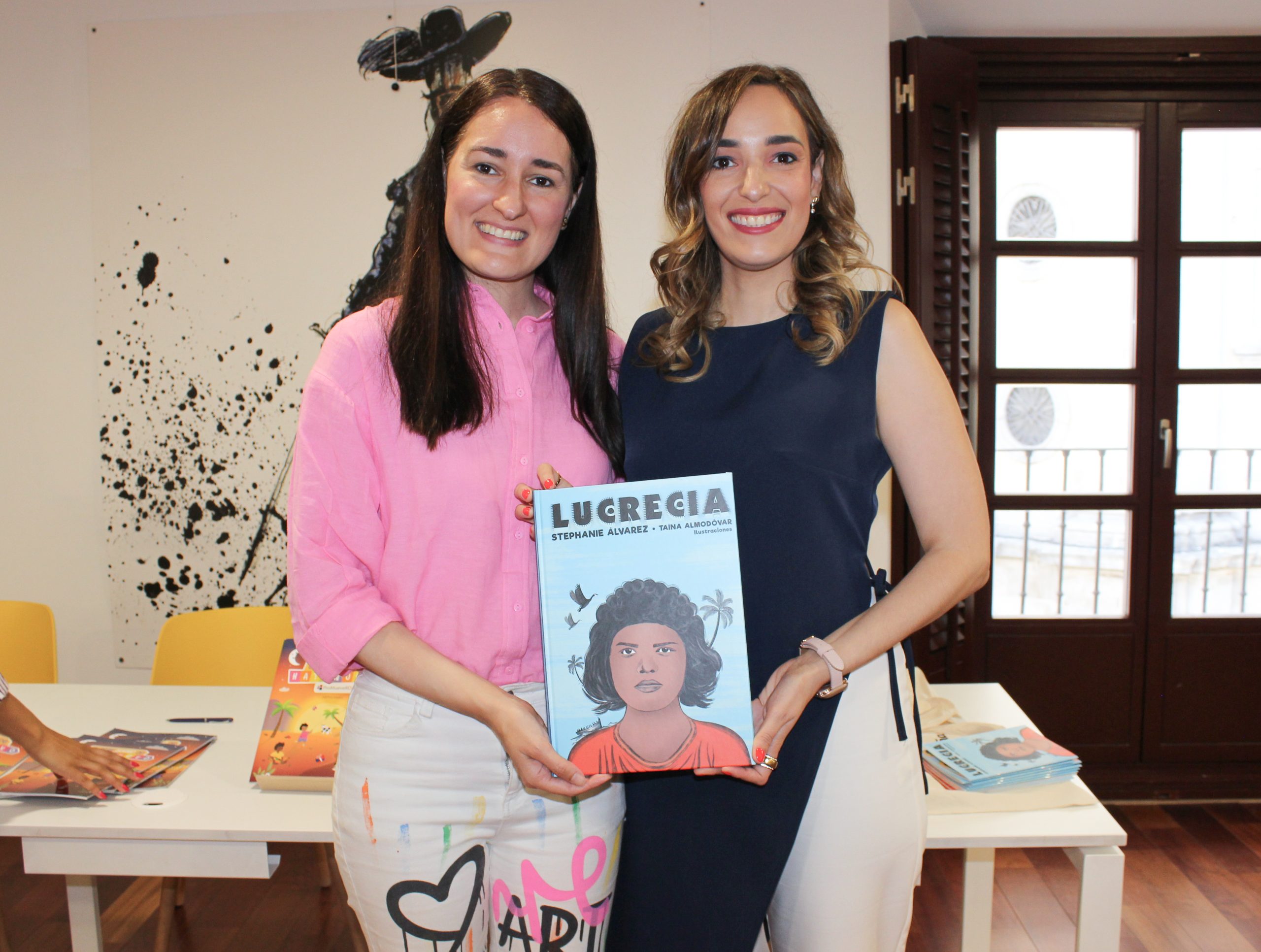 Stephanie Álvarez presenta cuento infantil sobre Lucrecia Pérez en la Feria del Libro de Madrid