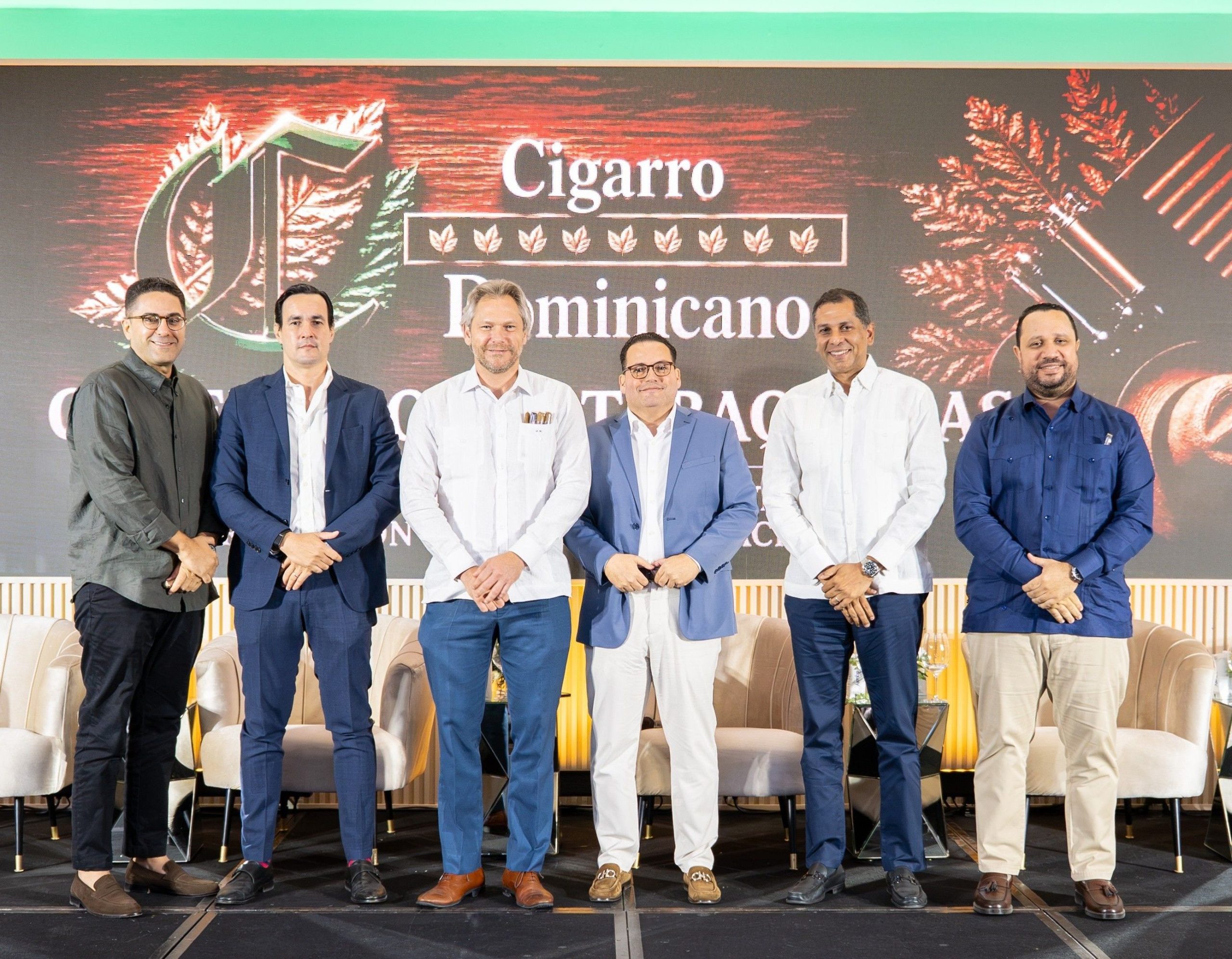 CIGARRO DOMINICANO reúne a expertos en el Foro Empresarial sobre tradición y futuro del tabaco