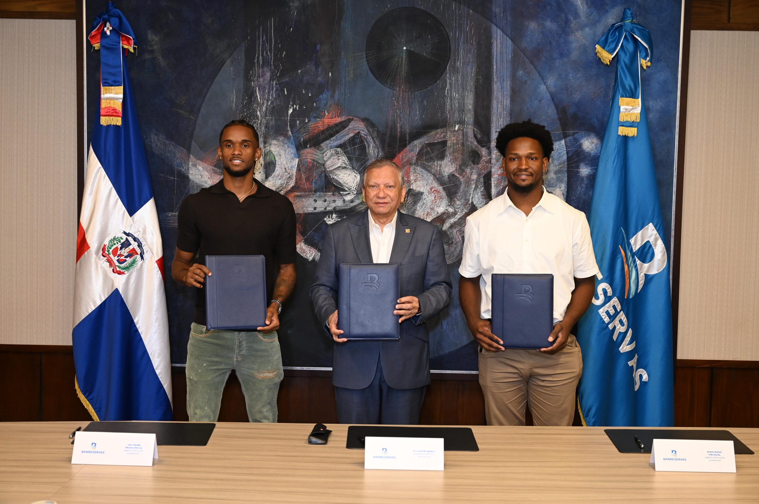 Banreservas incorpora a Jean Montero y Andrés Feliz como embajadores de marca en España y Europa