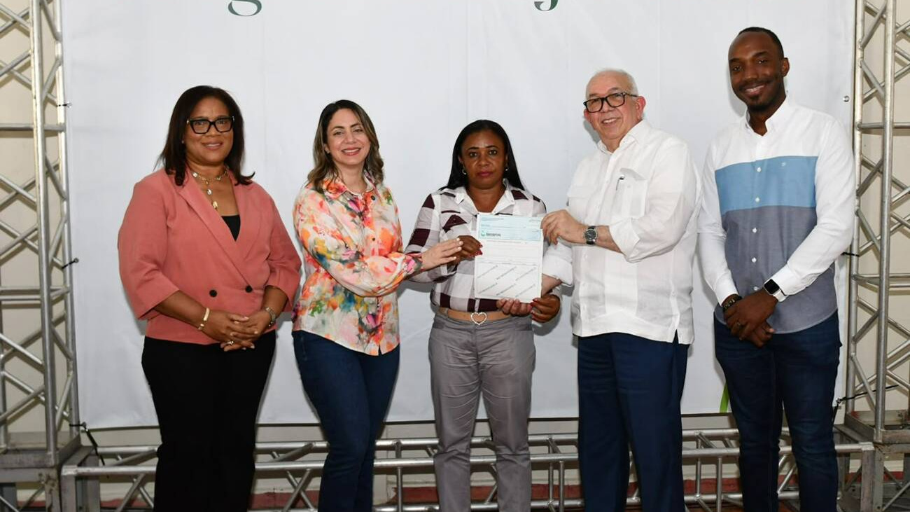 Gobierno amplía a RD 250 millones programa de préstamos a mujeres campesinas para proyectos agroindustriales Gobierno amplía a RD 250 millones programa de préstamos a mujeres campesinas para proyectos agroindustriales