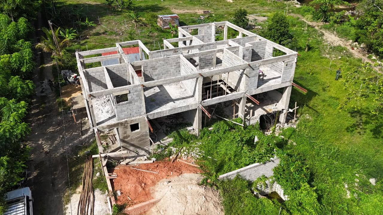 Medio Ambiente interviene edificaciones ilegales que ocupaban franja de protección del río Maimón Medio Ambiente interviene edificaciones ilegales que ocupaban franja de protección del río Maimón