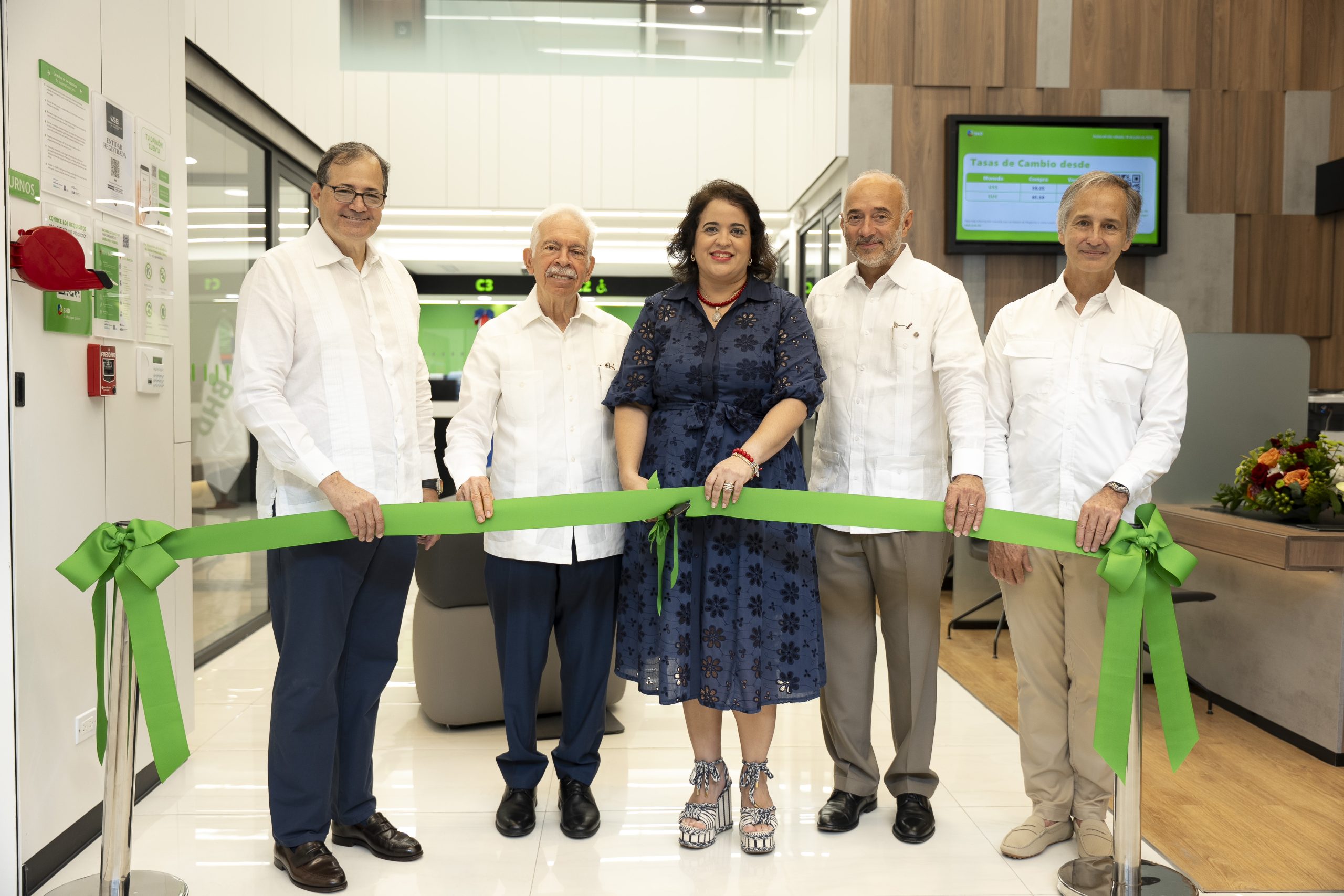 BHD inaugura sucursal en Blue Mall Punta Cana BHD inaugura sucursal en Blue Mall Punta Cana