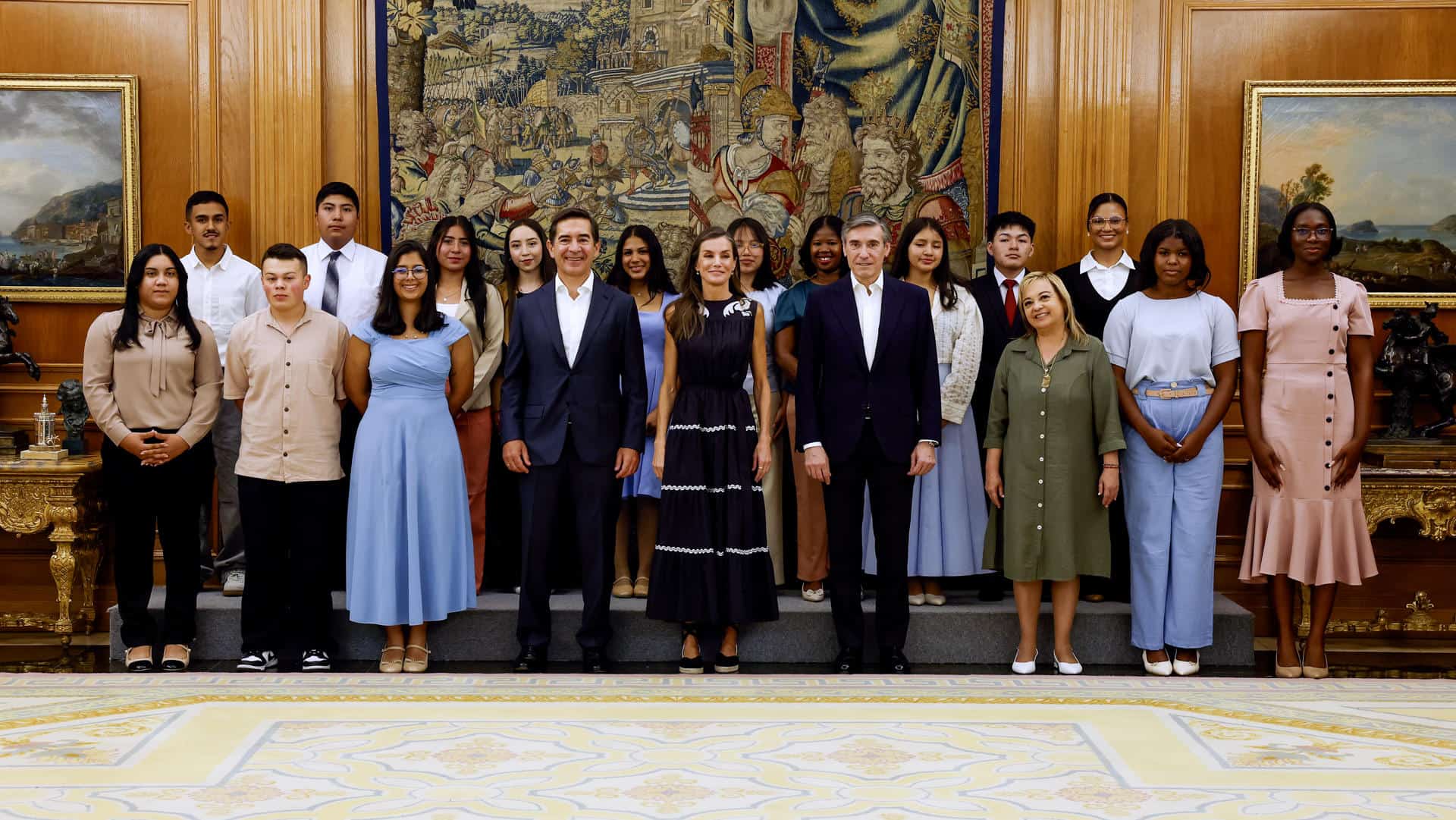 MADRID: Dominicana entre jóvenes becados recibidos por la Reina MADRID: Dominicana entre jóvenes becados recibidos por la Reina