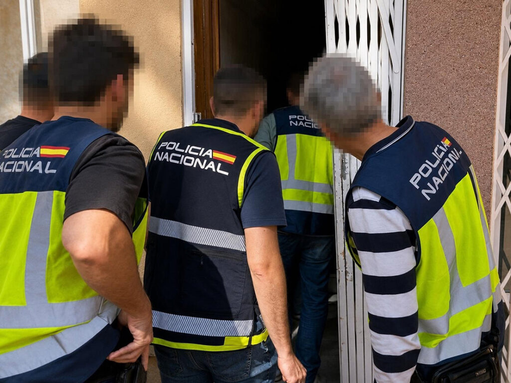 España: 15 detenidos en Almería por desarticular una trama de empadronamientos falsos de extranjeros España: 15 detenidos en Almería por desarticular una trama de empadronamientos falsos de extranjeros