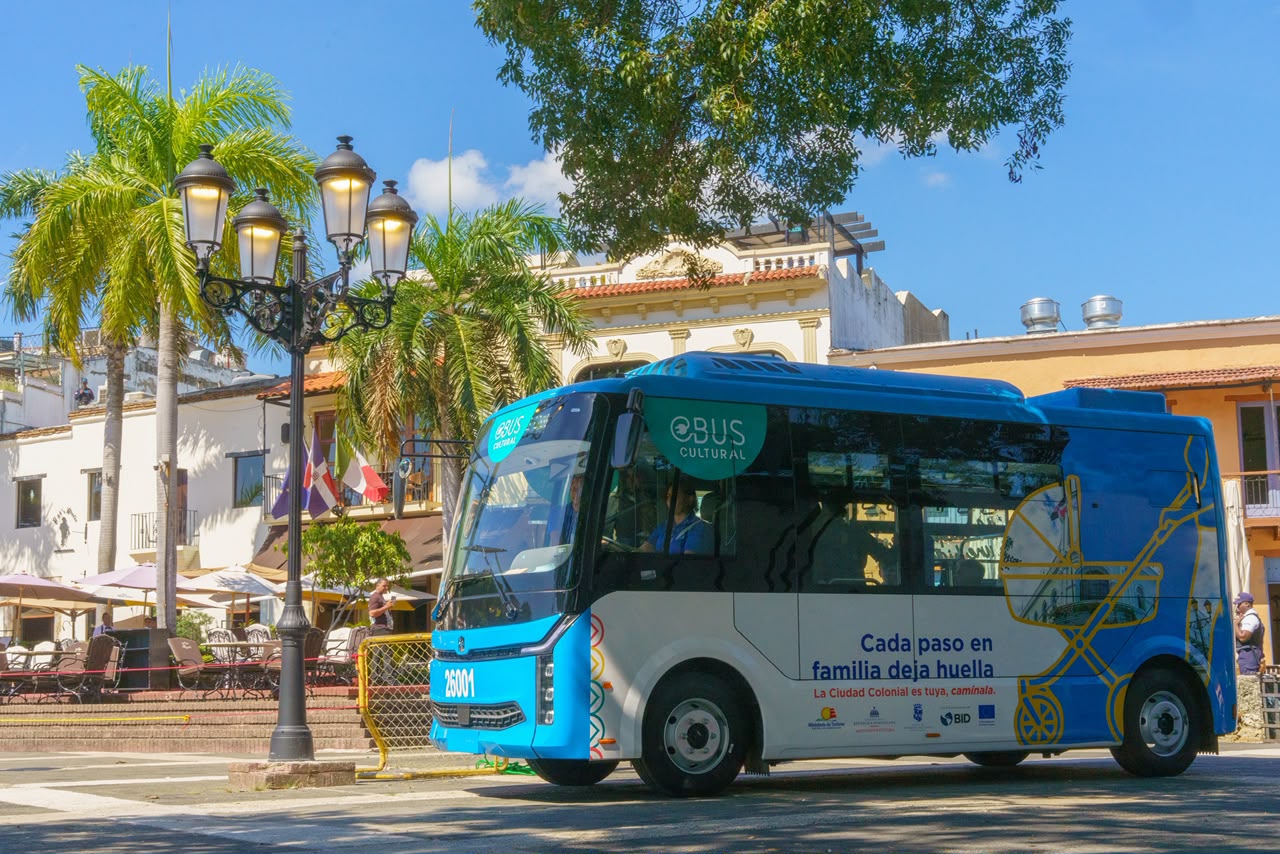 Ciudad Colonial inaugura ruta eléctrica financiada por la Unión Europea y el BID Ciudad Colonial inaugura ruta eléctrica financiada por la Unión Europea y el BID