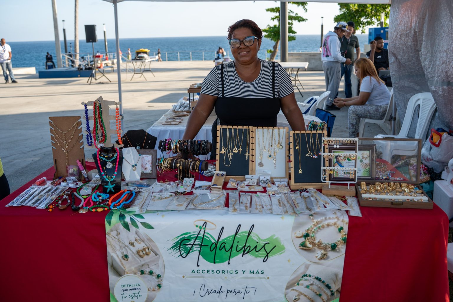 ASDE convierte la avenida España en escenario del talento artesanal de Santo Domingo Este ASDE convierte la avenida España en escenario del talento artesanal de Santo Domingo Este