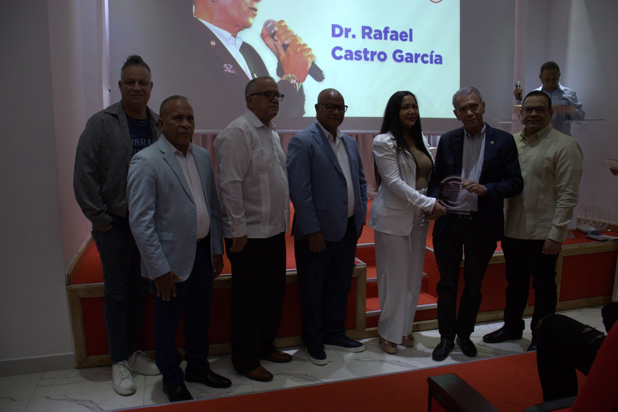 La ONDA organiza conversatorio en Higüey y reconoce a ocho personalidades del arte y la cultura La ONDA organiza conversatorio en Higüey y reconoce a ocho personalidades del arte y la cultura